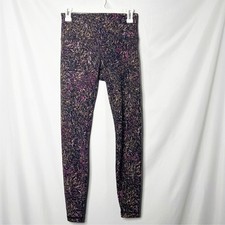 Lululemon Wunder Under Size 8 in Topography Multi