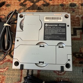 Nintendo GameCube Platinum Silver Console Bundle DOL-101 - 2 Controllers Tested