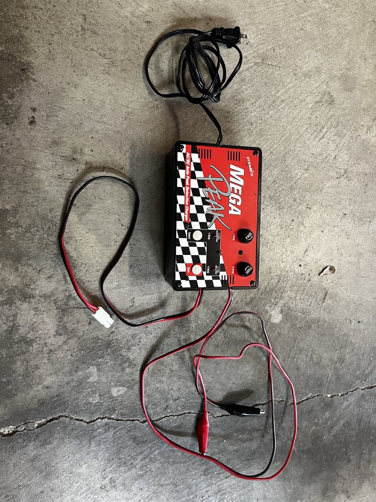 Dynamite Mega Peak AC/DC Auto Peak Detection Battery Charger RC Airplane Car