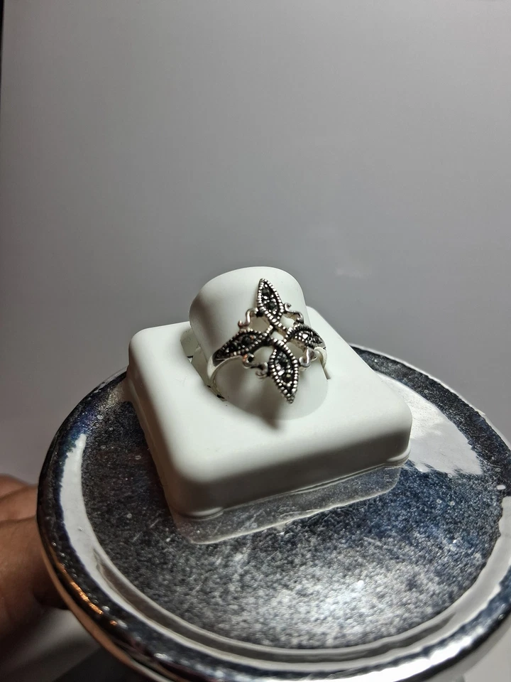 Anillo de Nudo de Bruja en Plata Mexicana925 Marquesita Silver Ring Size 8 - Image 2 of 4