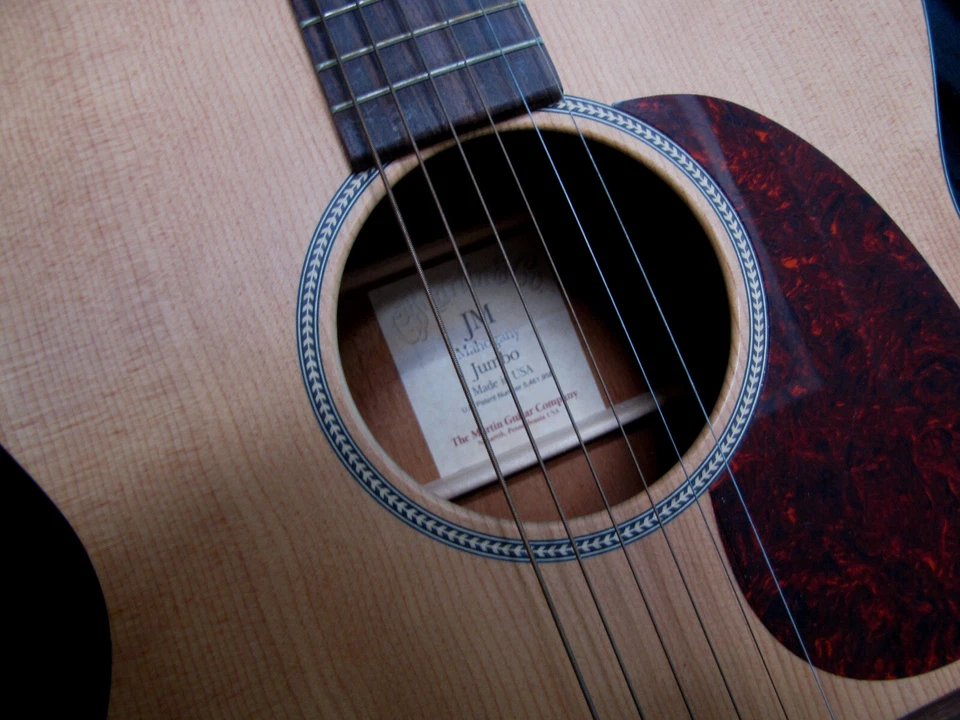 GUITARRA ACÚSTICA MARTIN JM JUMBO CAOBA TRASERA HECHA EN ESTADOS UNIDOS CON ESTUCHE RÍGIDO Foto 2 de 4