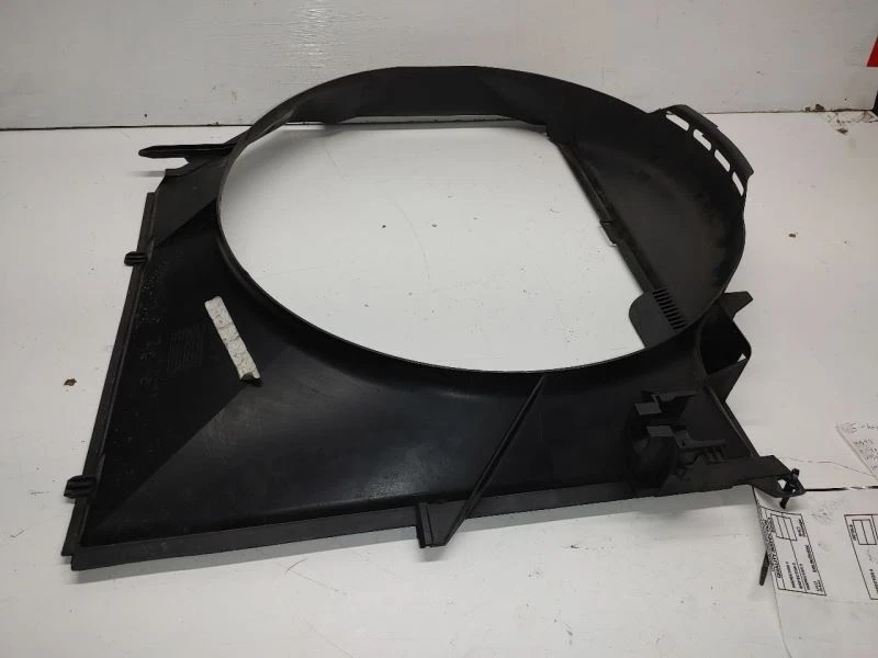 BMW 325CI 2001 1 cubierta del ventilador de refrigeración del radiador Foto 3 de 4