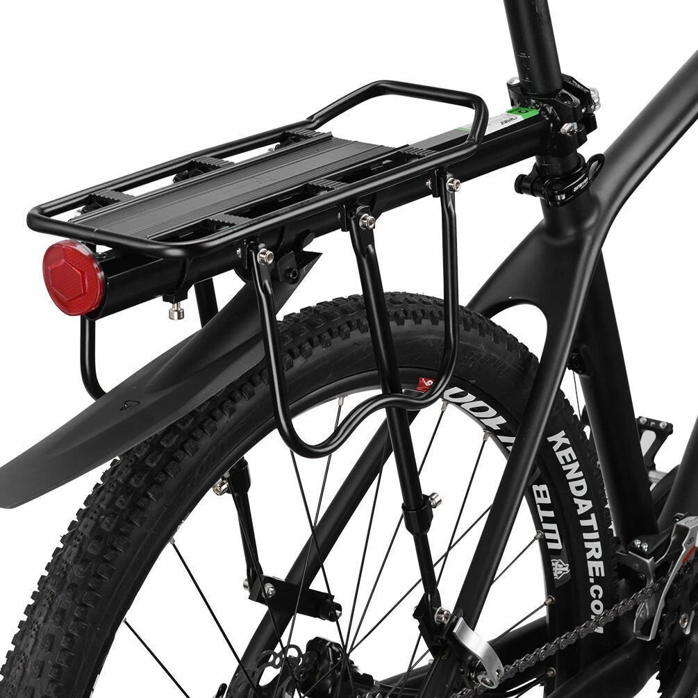 Quick release pannier rack outlet