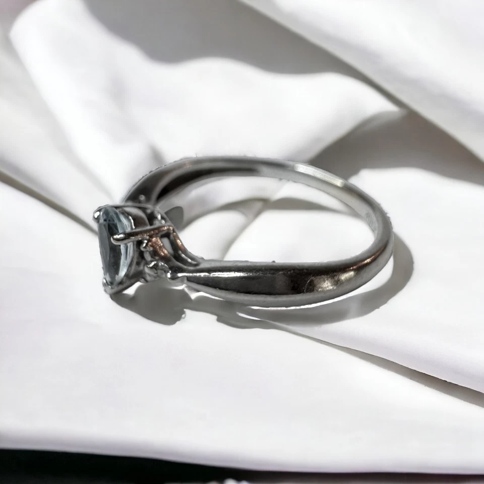 10K White Gold Aquamarine & Diamond Ring- Size 4- Pear Cut- 1.2g w/ GIFT WRAP - Image 3 of 4