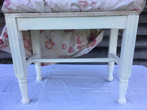 Vanity Bench Stool Pleated Skirt Country Cottage Farmhouse White Red Floral - Picture 7 of 11