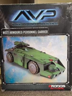 Prodos AvP: M577 APC Model Kit: Aliens vs Predator Hunt Begins - Neu, komplett