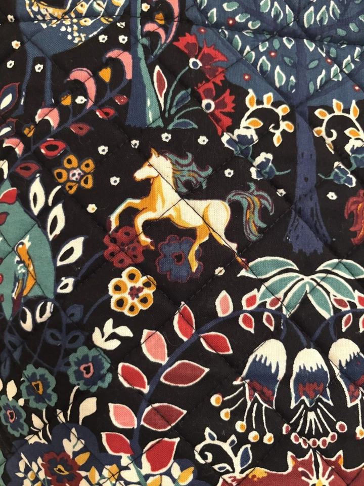 Bolsa Tote Vera Bradley Grande Encantamento Unicórnios Raposas Grande 21”x15” - Imagem 2 de 4