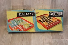 Lot de 2 jeux vintage anciens de camping : Dadas et Solitaire - en plastique 