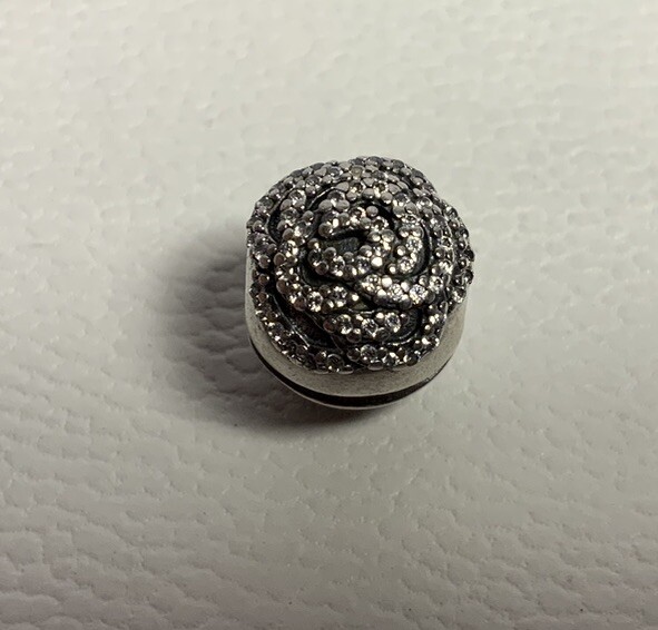 Shimmering Rose Clip Charms For Lisee