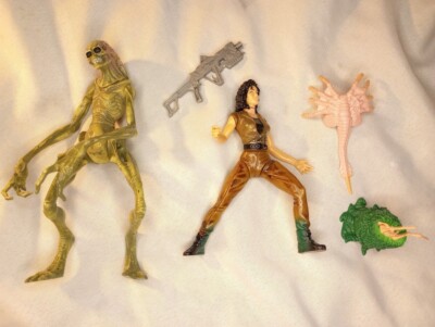 1997 Kenner Hasbro Aliens Resurrection Ripley + Newborn ...