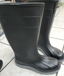 tuff rubber boots
