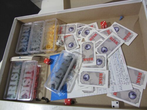 vintage RISK game of global domination - tons of miniatures Hasbro board game - Picture 2 of 15