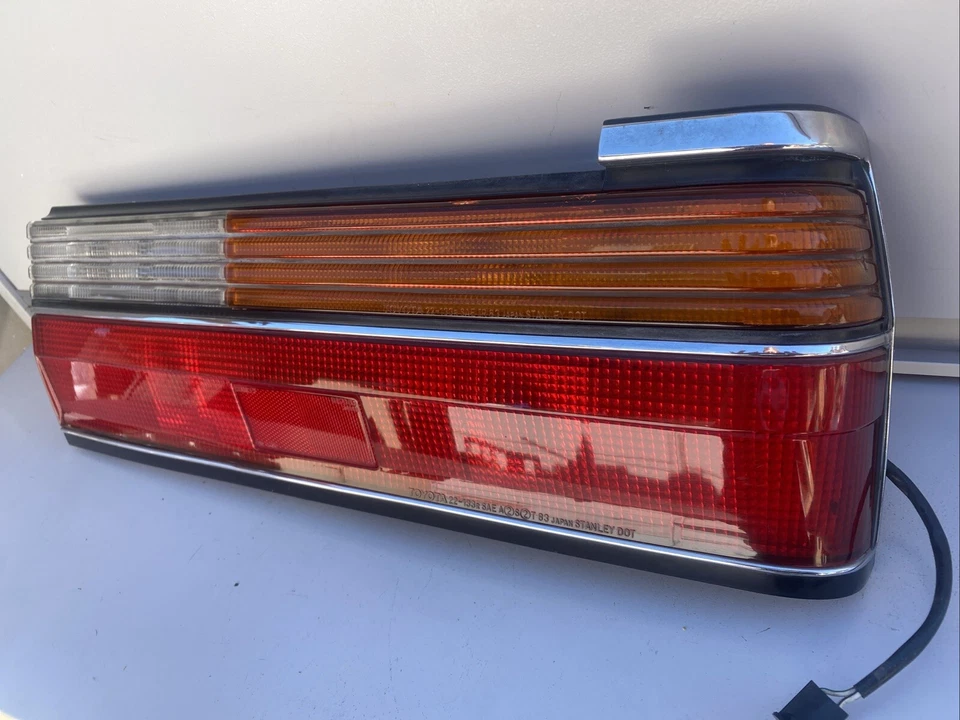1985 1986 Toyota Cressida Sedan Tail Light Lamp Assembly Taillight RH Passenger - Image 2 of 4