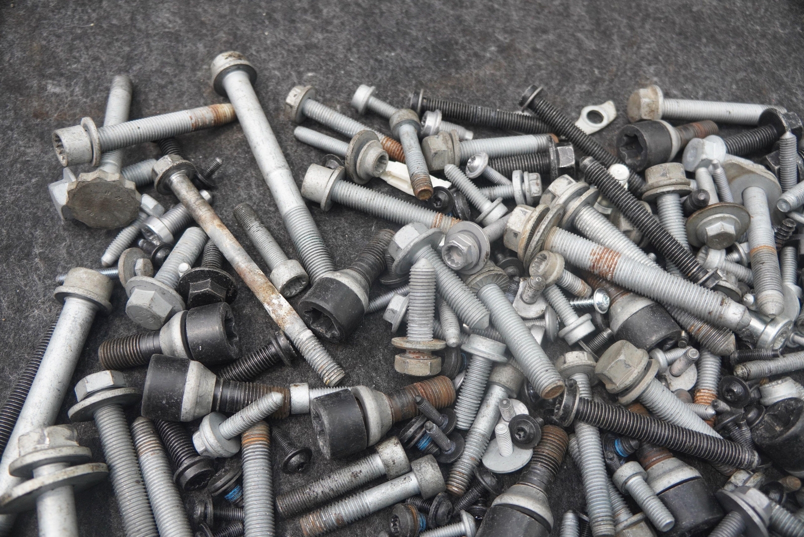 Miscellaneous Nut Bolt Screw Washer Assorted Hardware OEM Lamborghini Urus 2019