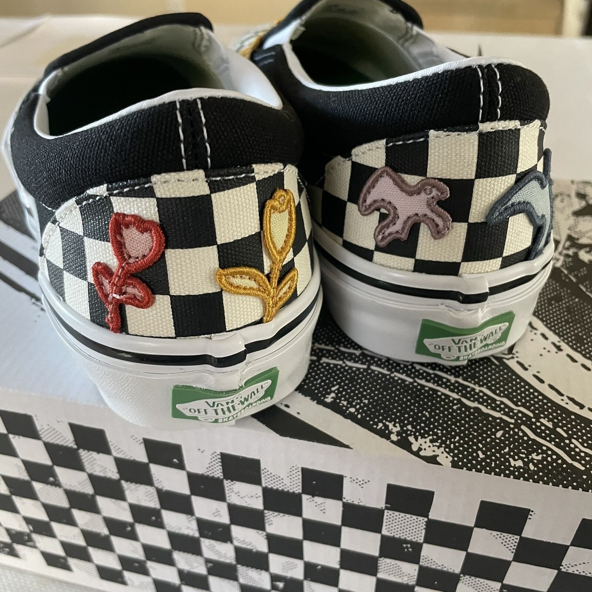 VANS Slip On Checkerboard Black and White Skateistan Patches PopCush size 8 Men Vans Skateistan Black White Checkered Slip On Shoes Patch  main image 4