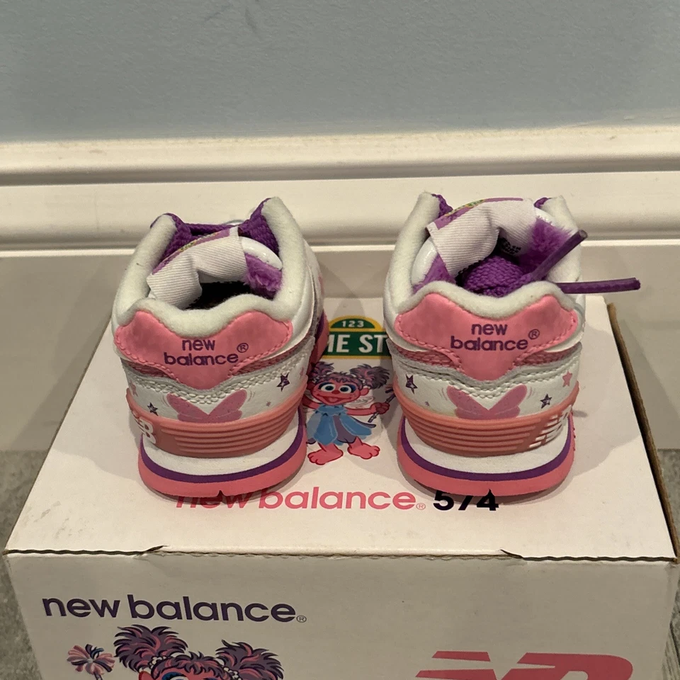New Balance 574 Abby Cadabby talla 2 Baby X SESAME STREET RARO DS BLANCO ROSA 990 Foto 3 de 4