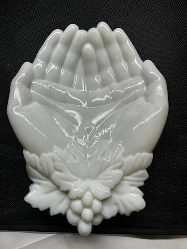 Vintage WestMoreland White Milk Glass Open Hands/Praying Hands Trinket Dish