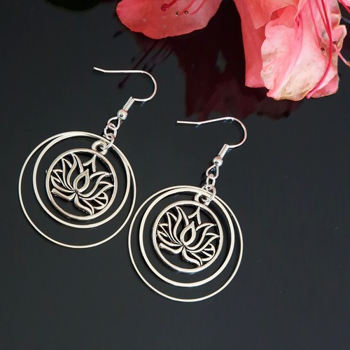 Lotus Flower In Circles Dangle Drop Earrings Antique Silver Yoga Meditation (6) - Picture 3 of 5