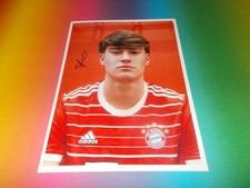 Javier Fernández Bayern Munich signed autograph on 20x28 photo
