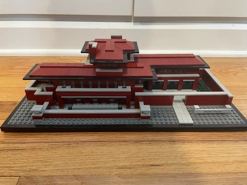 LEGO Architecture: Robie House (21010) Complete With Box And Instructions