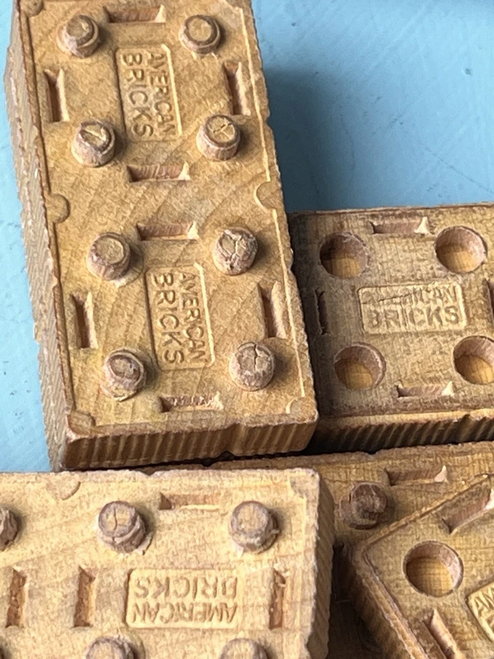 VINTAGE 1940's WOODEN AMERICAN BUILDING BRICKS TOY BY HALSAM ELGO - Image 4 of 4