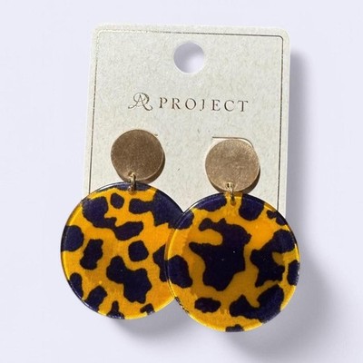 Leopard print round Costume Statement Trendy dangle earrings with gold tone 