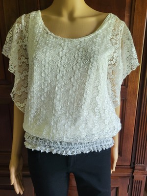 Lavish Pearl Blousa Size Medium