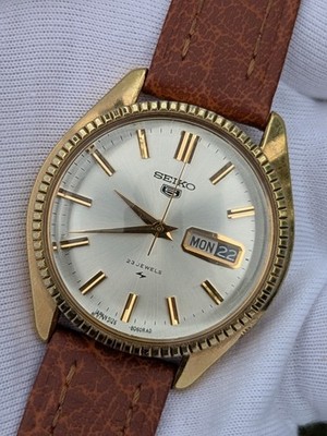 SEIKO5 5126-8050 稼働品　ゴールド Vintage Seiko 5 Automatic Day/Date 5126-8050 Fluted bezel Men's