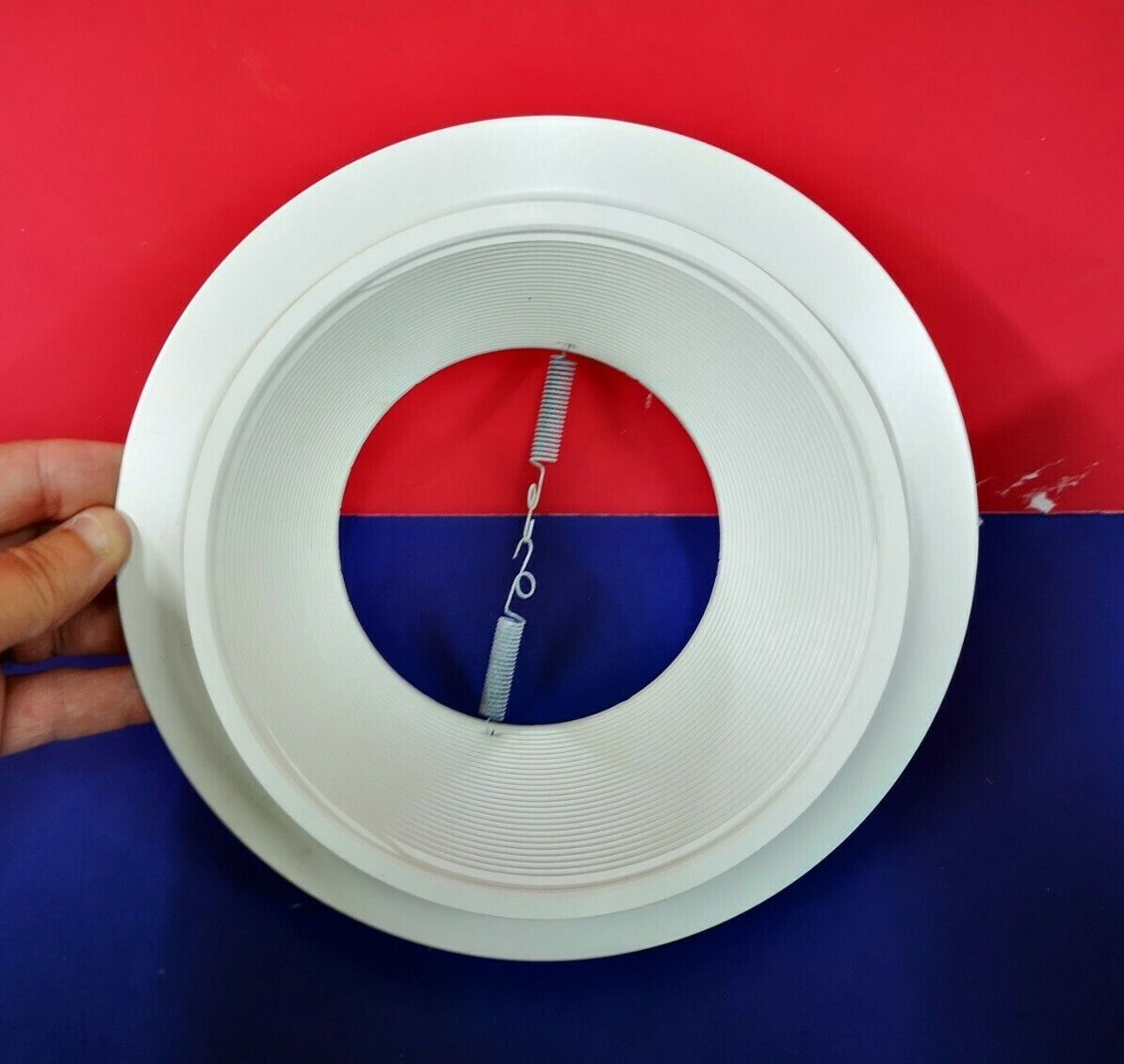 6-Inch WHITE STEPPED BAFFLE Recessed Can TRIM 75W R30 NEW JUNO Lighting 24W-WH