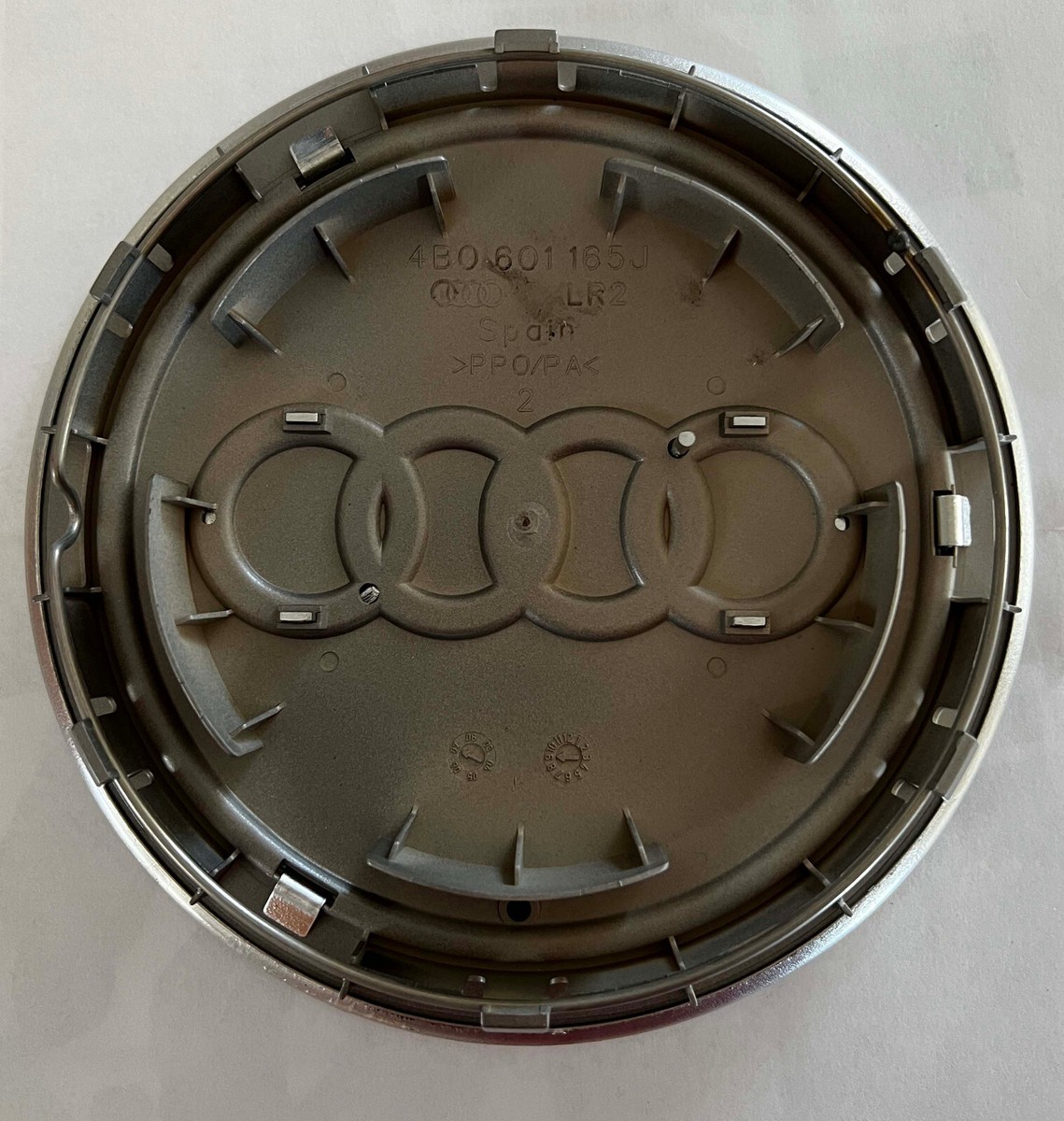 大阪市営番号板23606 Genuine AUDI A6 A8 8D0601165D 7ZJ Alloy Wheel Center Cap