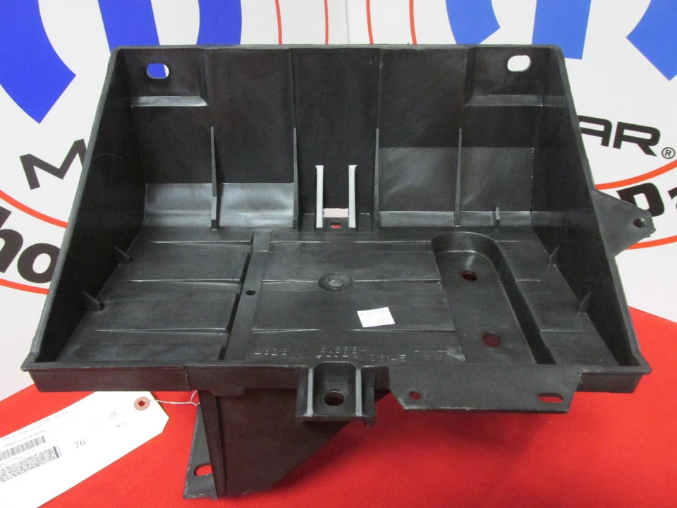 Bandeja de bateria diesel DODGE RAM passageiro lado direito NOVO FABRICANTE DE EQUIPAMENTO ORIGINAL MOPAR - Imagem 2 de 4