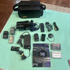 Sony Handycam CCD-TR64 Video 8 NTSC Analog Camcorder wITH Accessories TESTED