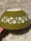 “Crazy Daisy” Spring Blossom Green Vintage Pyrex #442 1.5 Qt  Mixing Bowl