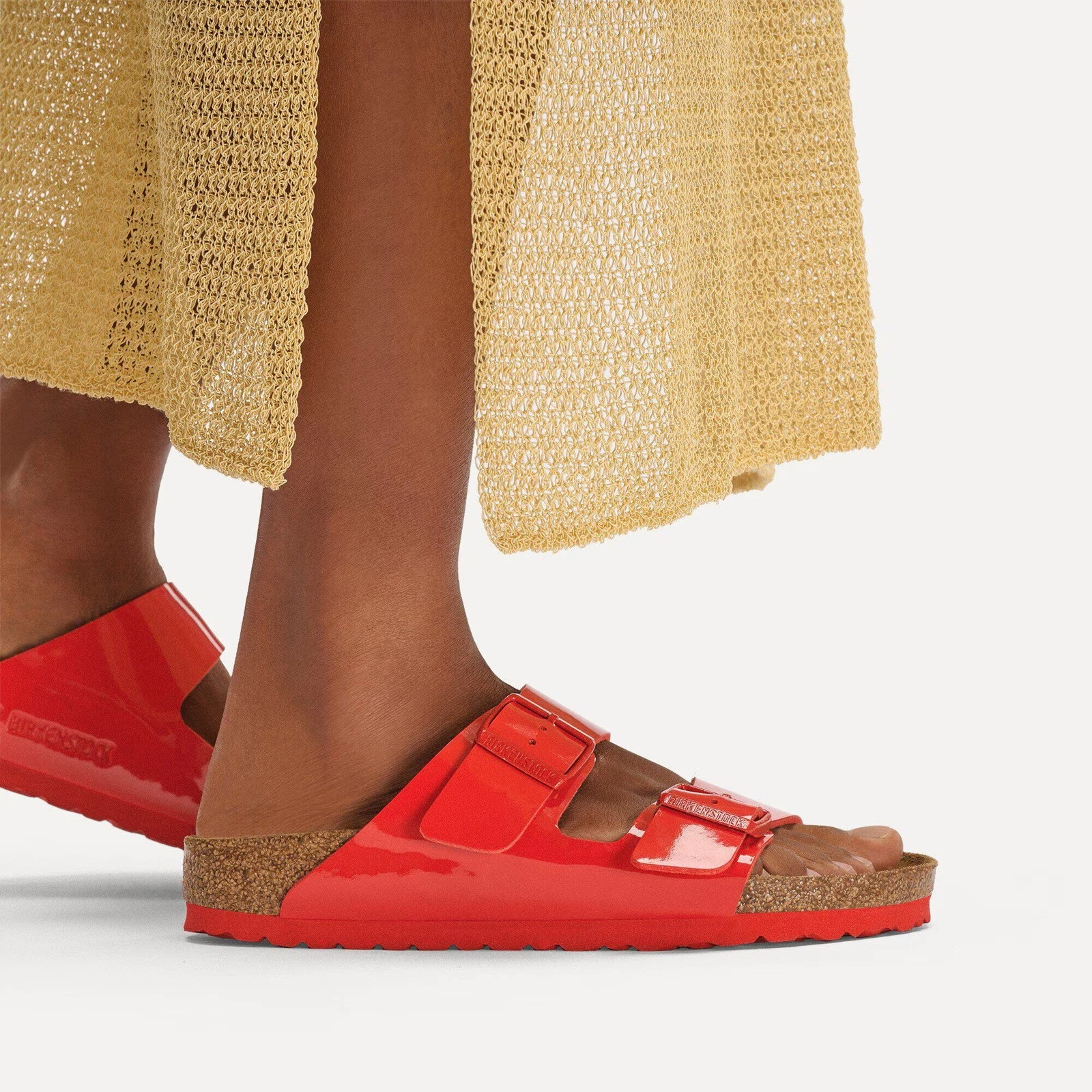 BIRKENSTOCK ARIZONA PATENT CHERRY MEDIUM/NARROW WIDTH RED WOMEN'S SLIDE SANDALS
Opens in a new windo