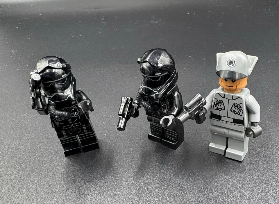 LEGO Star Wars: First Order Special Forces TIE fighter 75101 - Image 3 of 4