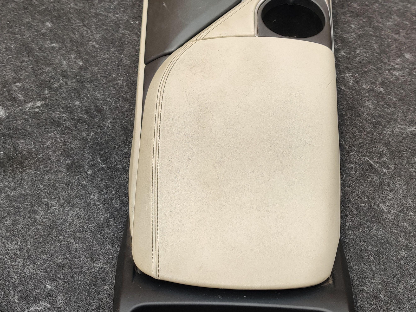 Center Console Armrest Black White 51169290544 51169309372 BMW i8 2014-19 *NOTE