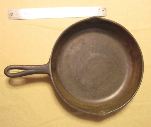 Vintage BSR Cast Iron Skillet marked 8S Birmingham Stove & Range Heat Ring