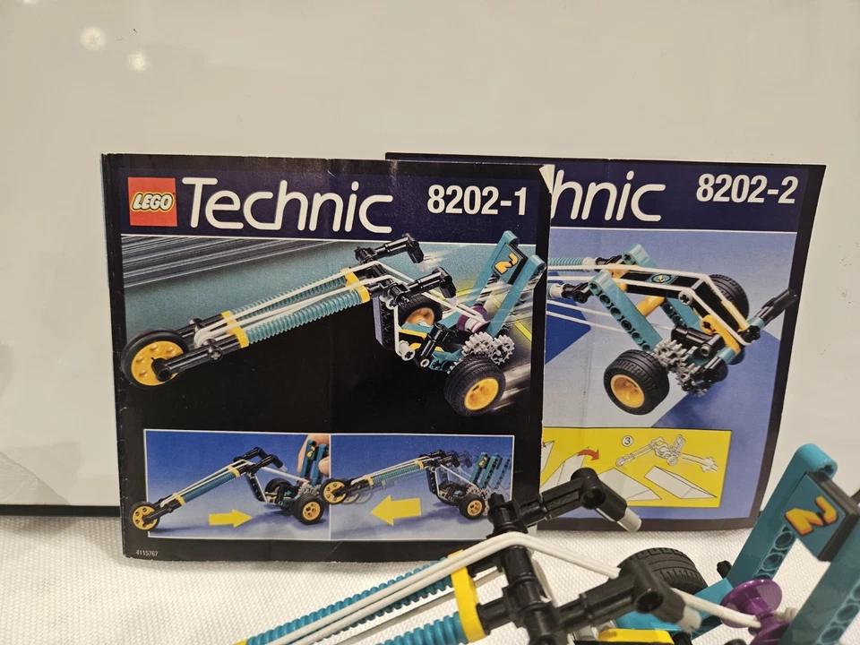 LEGO Technic 8202 Blast Off Chopper with Bungee Cord Power!, photo 2 of 5