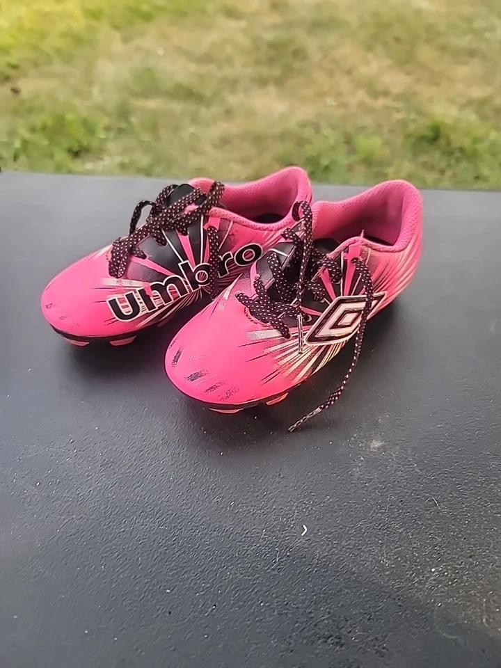 Umbro Soccer Pink Cleats Kids size 9K - Image 3 of 4