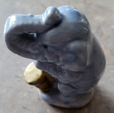 Elephant playing a Saxophone 2 inch