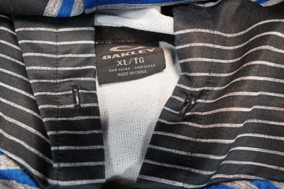 Sudadera con capucha Oakley cremallera completa azul negro polar para hombre XL bolsillos para las manos Foto 3 de 4