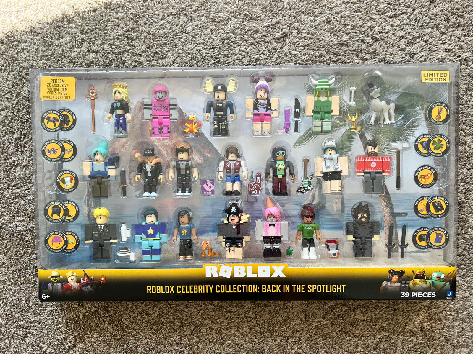 Roblox Toy Code Celebrity Series 2 Otakufaic Face *CODE ONLY