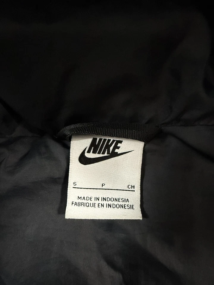 Nike Sportswear Big Kids' Synthetic-Fill Jacket Size Small Black Green Hooded - Image 4 of 4