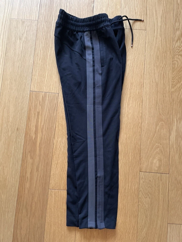 Women’s Wilson Track Suit Preowned. Size Small - Image 4 of 4