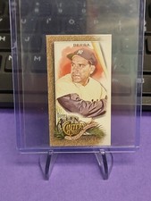 2022 Topps Allen & Ginter Yogi Berra #114 Base Mini Gold Border Parallel
