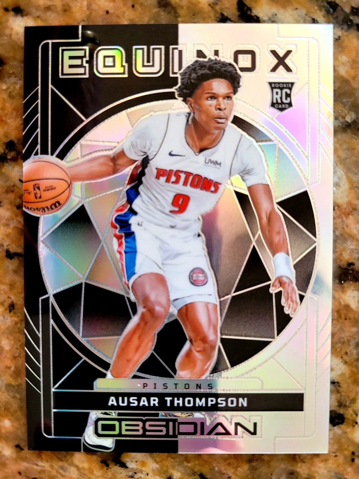2023-24 Panini Obsidian Ausar Thompson Rookie Equinox Detroit Pistons RC 70/99