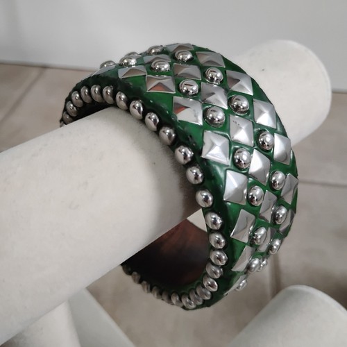 NEW NOS Chunky Green Wood Silvertone Studded Bangle Bracelet India Sz 8.25