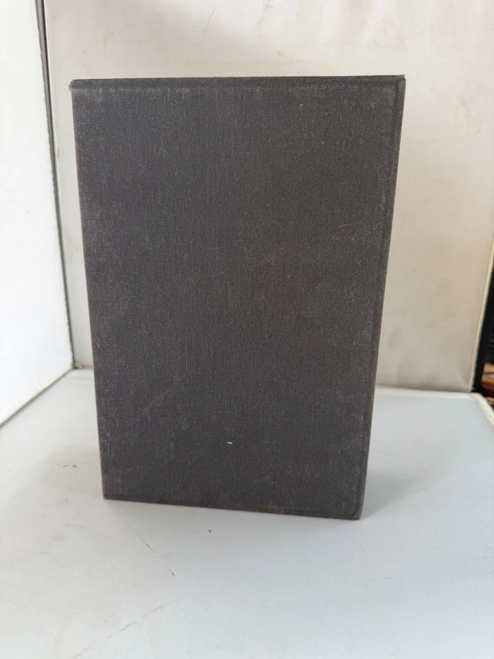 TOM CLANCY THE BEAR AND THE DRAGON 1ST/1ST LIMITED EDITION 353/425 ORIGINAL CASE - Image 2 of 4