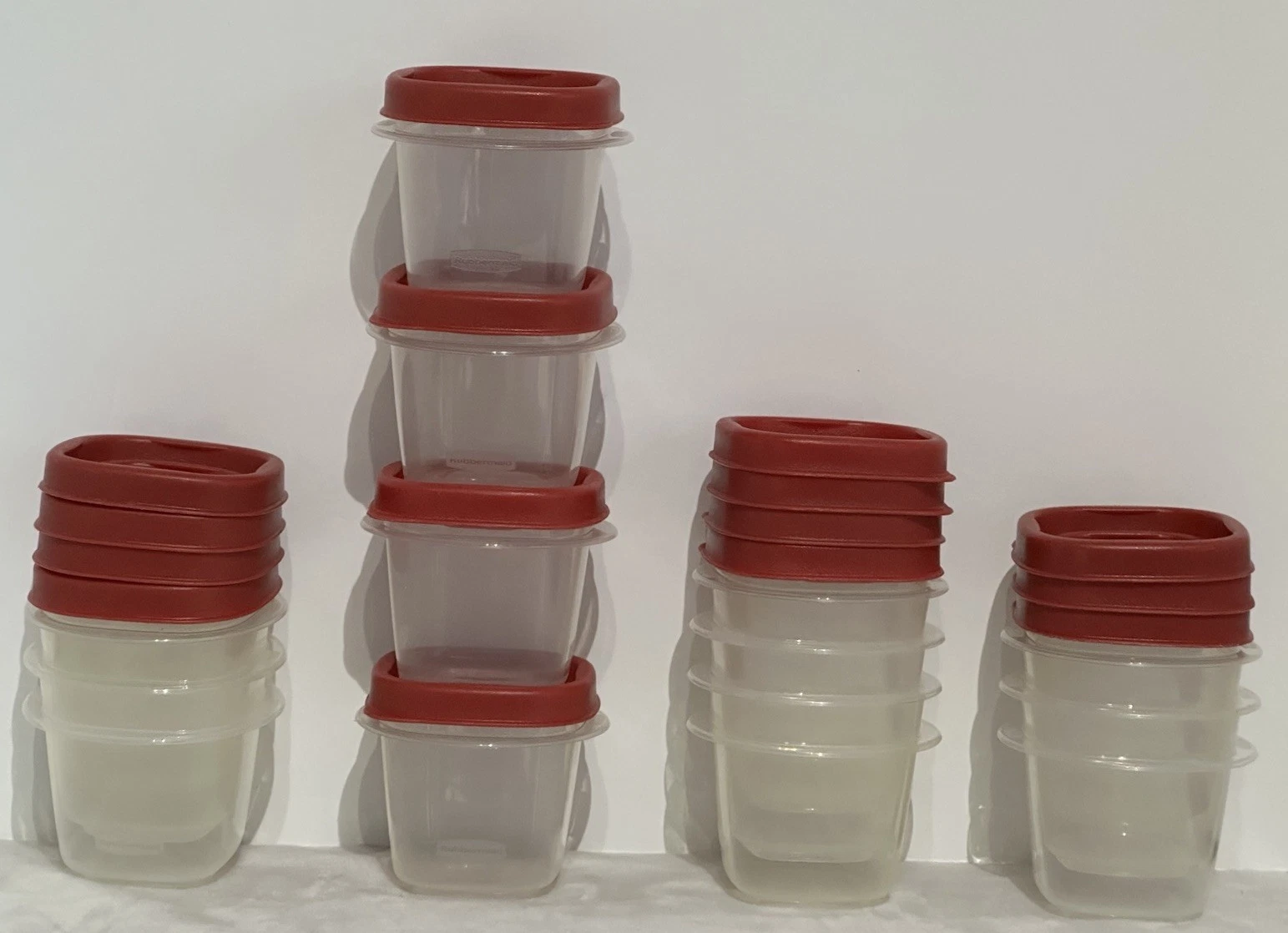 Lot of 15 Rubbermaid Square 4oz Food Storage Containers Red Lids 7J53