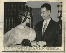 1954 Press Photo Marion Hargrove weds Robin Edwards Roosevelt in New York 1954 Press Photo Marion Hargrove weds Robin Edwards Roosevelt in New York